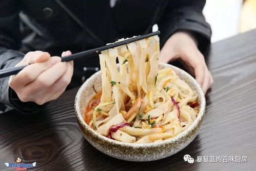 沈陽(yáng)這家店用六星級(jí)面粉做涼皮配東北雞架超級(jí)好吃,有20多家門(mén)店一般人還不讓加盟